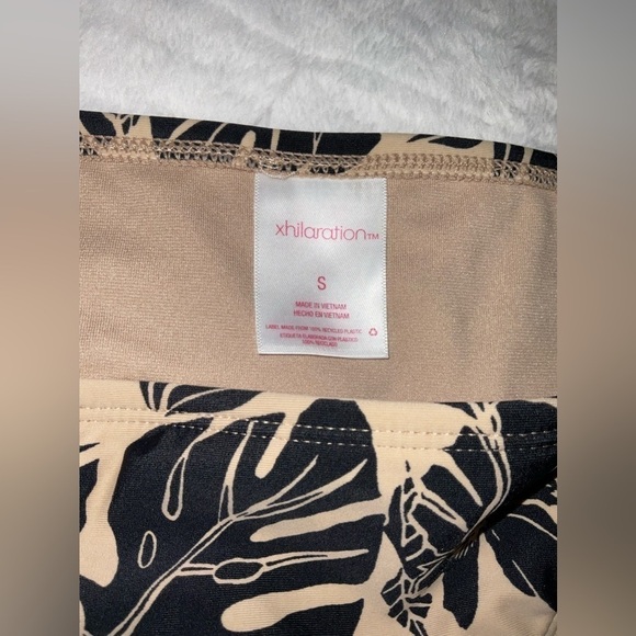 Xhilaration bikini set. Tan color with palm print. Size S(0-2) - Picture 4 of 10
